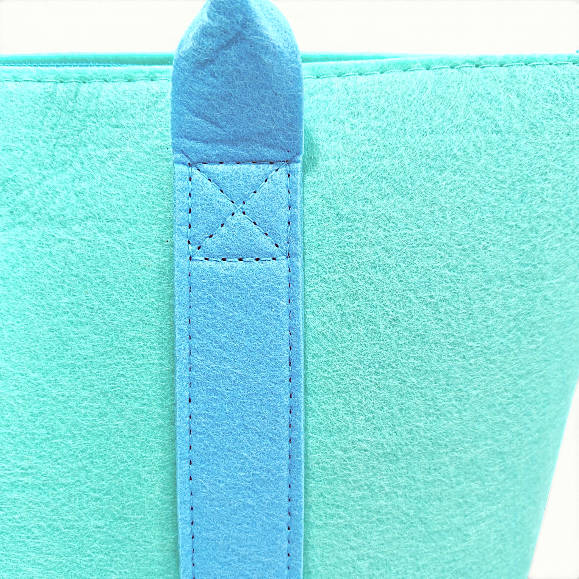 Cyan close